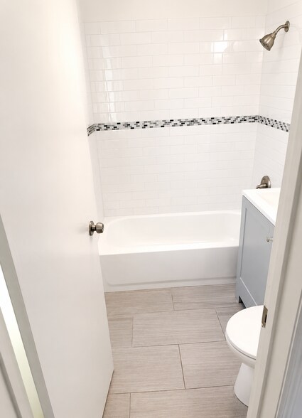 More Photos Of 849-855 Emerald St, San Diego Apartments For Sale