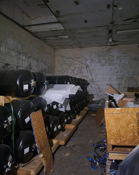 More Photos Of 800 W 17th St, Muncie Warehouse For Sale