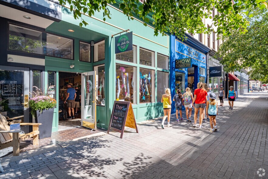 More Photos Of 40 Monroe Center St NW, Grand Rapids Storefront Retail Office For Lease