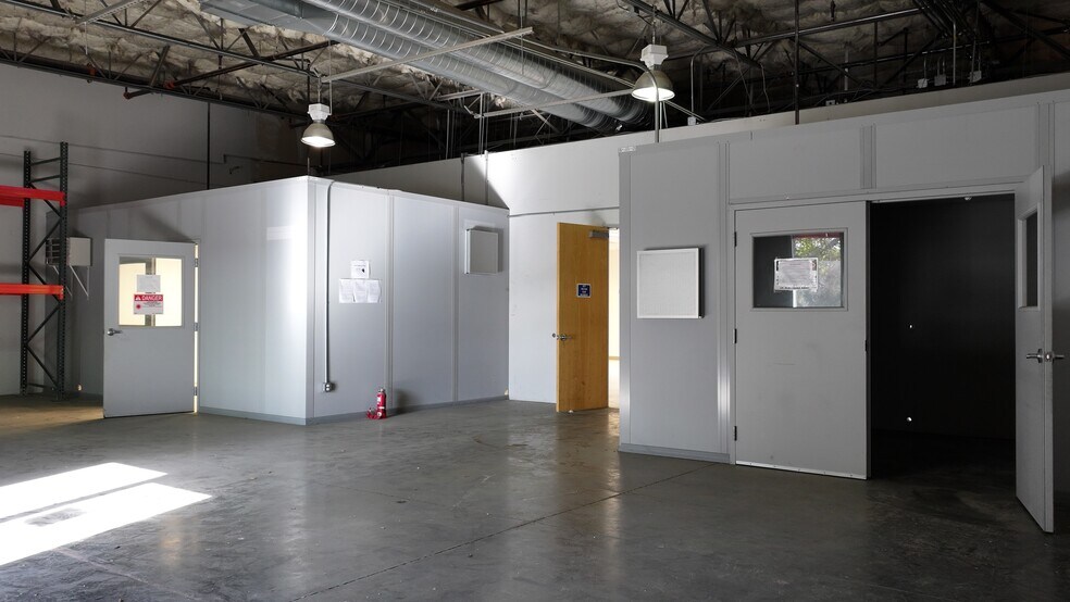 More Photos Of 2526 Qume Dr, San Jose Light Distribution For Lease