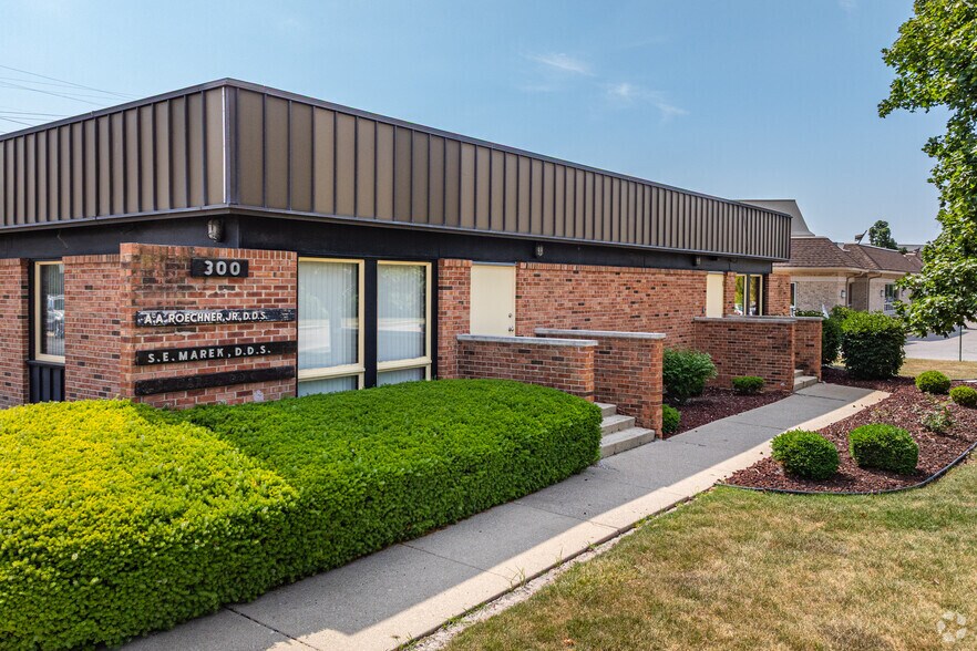 Primary Photo Of 300 N Hammes Ave, Joliet Medical For Lease