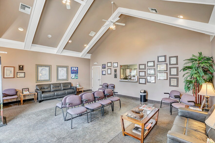 More Photos Of 2300 SE 17th St, Ocala Medical For Lease