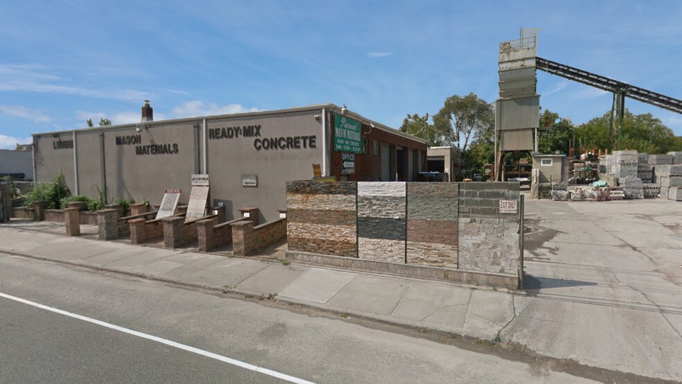 More Photos Of 309 Denton Ave, New Hyde Park Industrial For Lease