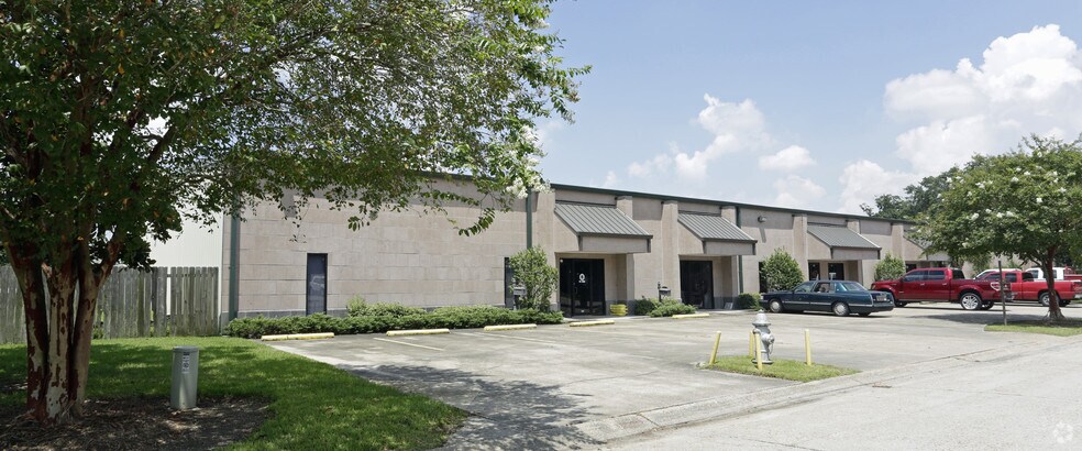 Primary Photo Of 200-210 Pailet Dr, Harvey Showroom For Lease