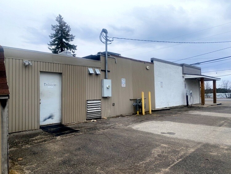 More Photos Of 7262 Cairn Hwy, Kewadin Service Station For Sale