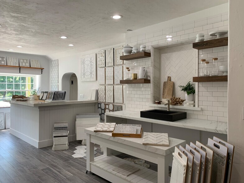 More Photos Of 421 W Street Rd, Kennett Square Showroom For Sale