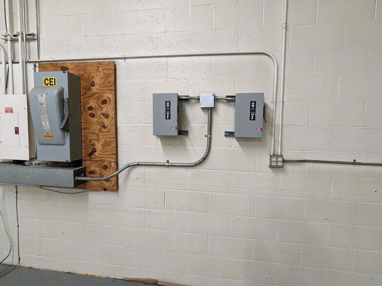 More Photos Of 26700 Renaissance Pky, Warrensville Heights Manufacturing For Lease