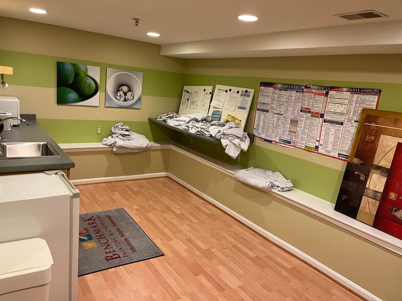 More Photos Of 10555 Metropolitan Ave, Kensington Medical For Sale