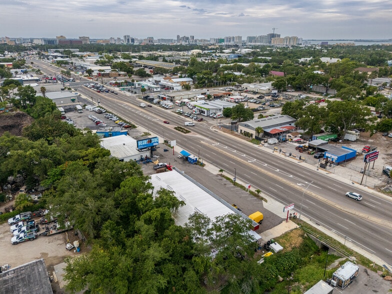More Photos Of 1900 N Washington Blvd, Sarasota Flex For Sale