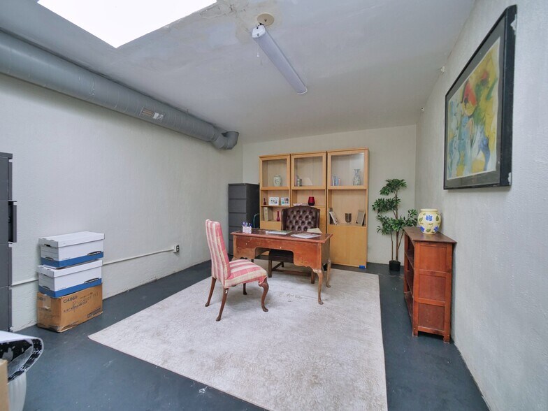 More Photos Of 9614-9616 MacArthur Blvd, Oakland Religious Facility For Lease