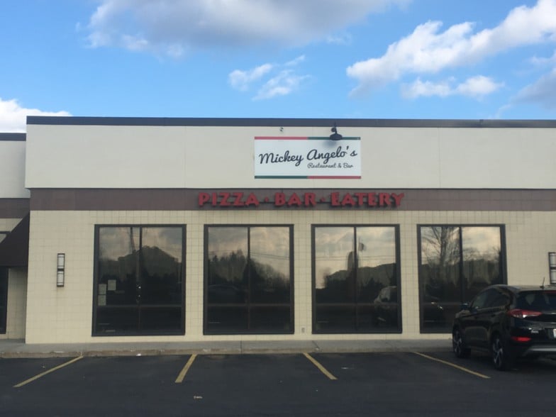 More Photos Of 4235-4237 Green Bay Rd, Kenosha Freestanding For Sale