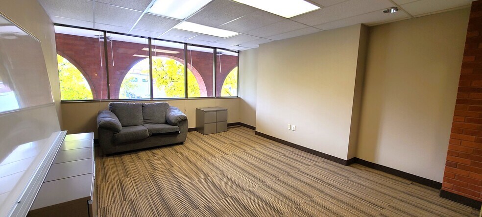 More Photos Of 333 High St NE, Salem Office For Lease