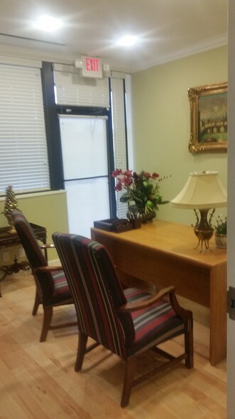 More Photos Of 17000 Preston Rd, Dallas Office For Lease