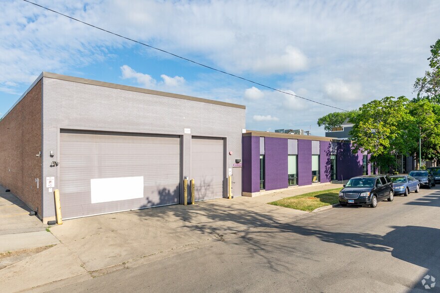 Primary Photo Of 2900-2950 N Oakley Ave, Chicago Manufacturing For Lease