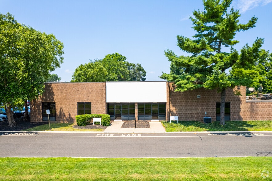 More Photos Of 2607 Interplex Dr, Trevose Office For Lease