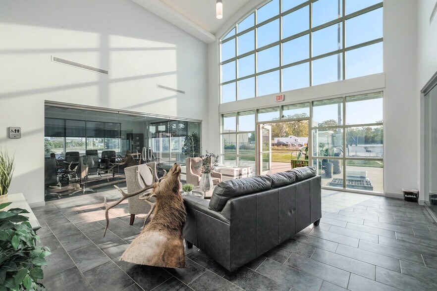 More Photos Of 4072 Flint Asphalt Dr, Burton Distribution For Sale