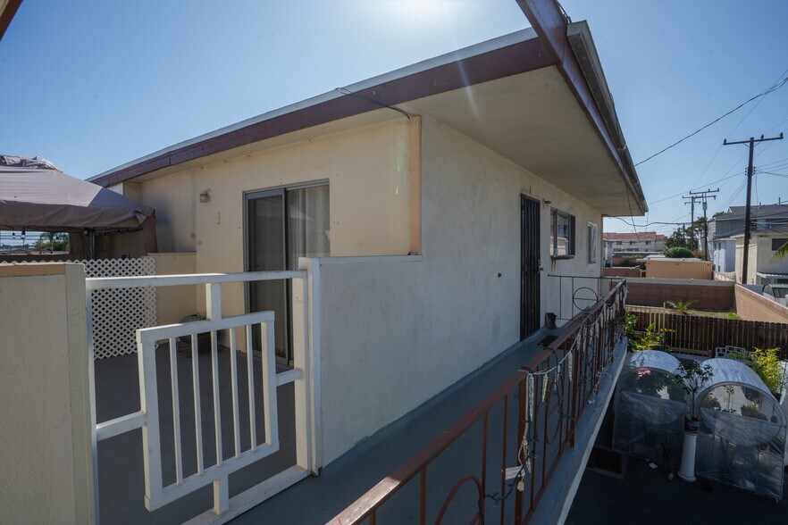 More Photos Of 16701 S Berendo Ave, Gardena Apartments For Sale