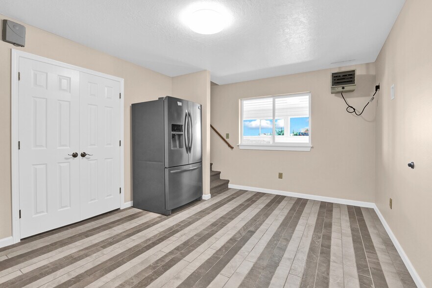 More Photos Of 12 Dracut Hill Rd, Vaughn Industrial For Sale