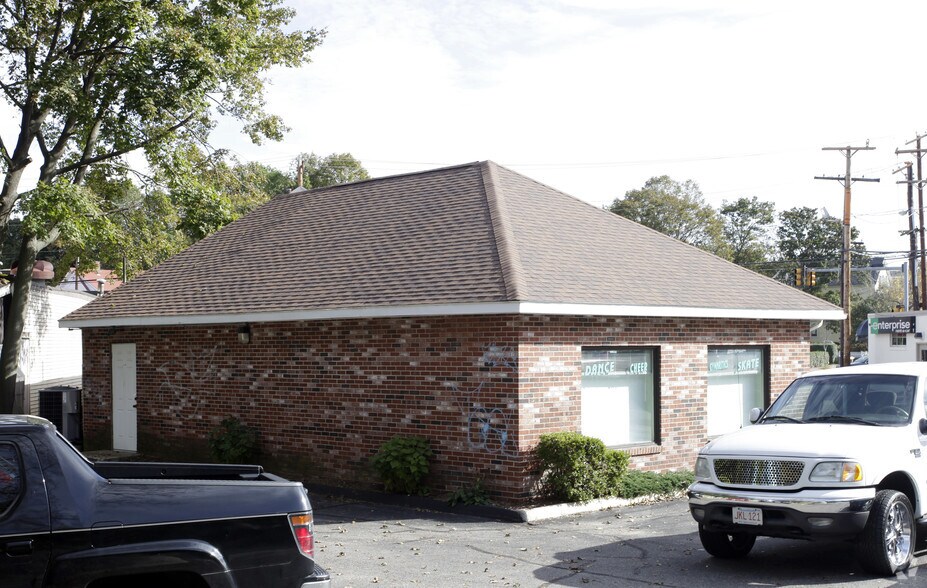 More Photos Of 271 Willard St, Quincy Freestanding For Lease