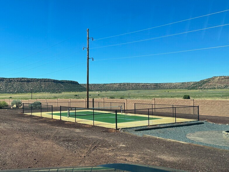 More Photos Of 1752 W Plains Dr, Apple Valley Hotel For Sale