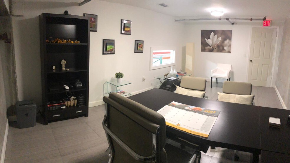 More Photos Of 10601-10677 NW 122nd St, Medley Warehouse For Lease