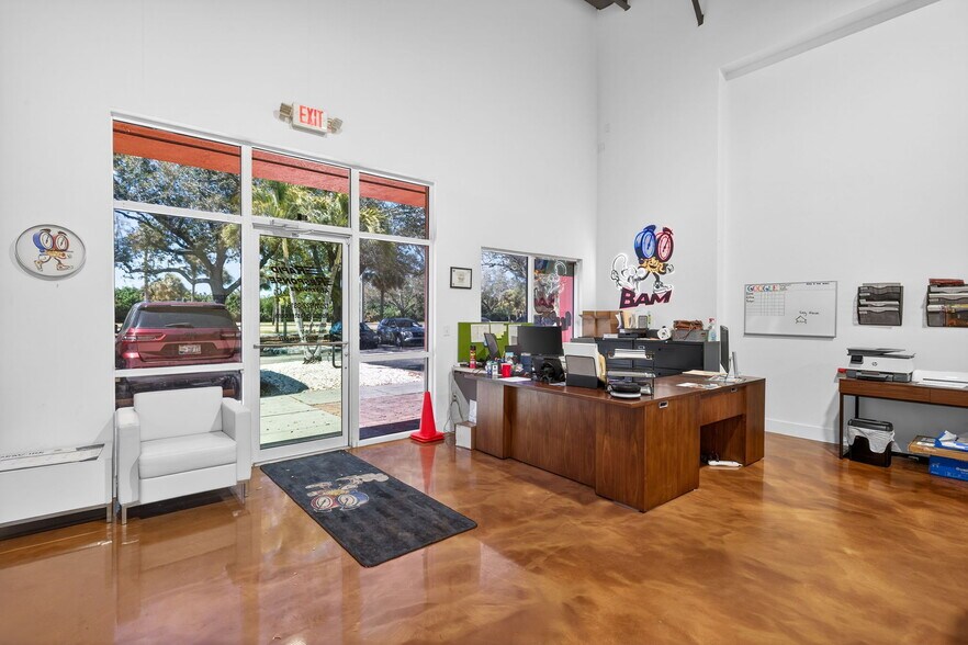 More Photos Of 12220 Towne Lake Dr, Fort Myers Unknown For Lease