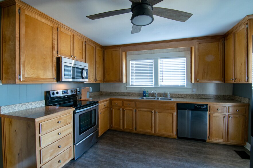 More Photos Of 124 Two Mile Pike, Goodlettsville Loft Creative Space For Sale