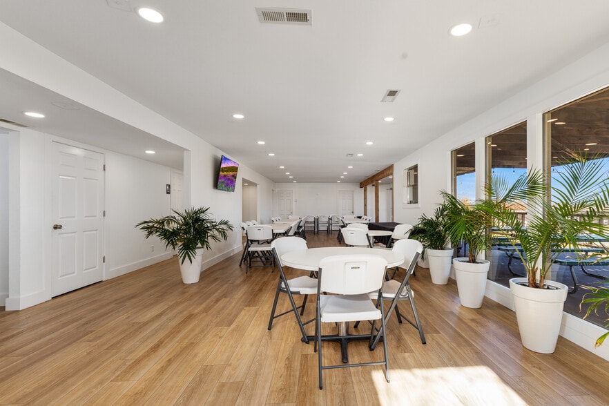 More Photos Of 519 Quail Run Rd, Grove Golf Course Driving Range For Sale