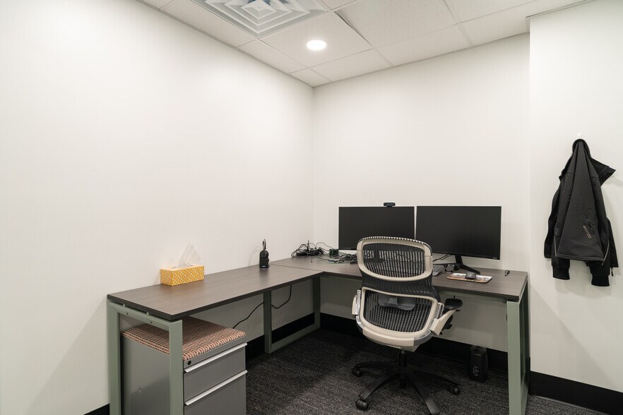 More Photos Of 4440 Walker Blvd, Knoxville Flex For Sale