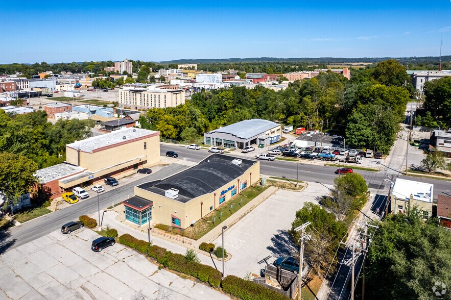 More Photos Of 501 Oak St, Leavenworth Medical For Lease