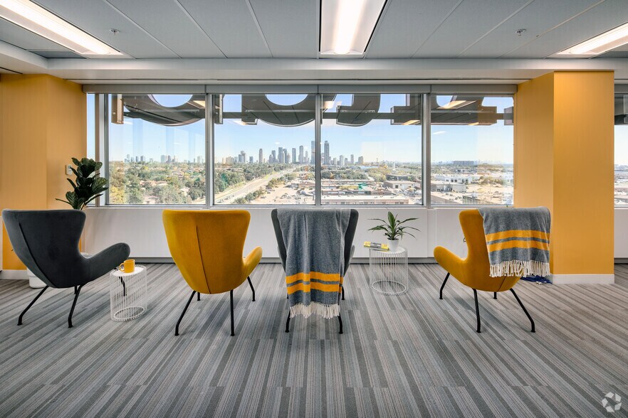 More Photos Of 1290 Central Pky W, Mississauga Office For Lease