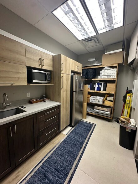 More Photos Of 2045 S Vineyard, Mesa Medical For Sale