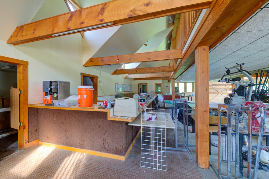 More Photos Of 170 Vermont Route 100, Bridgewater Corners Sports And Entertainment For Sale
