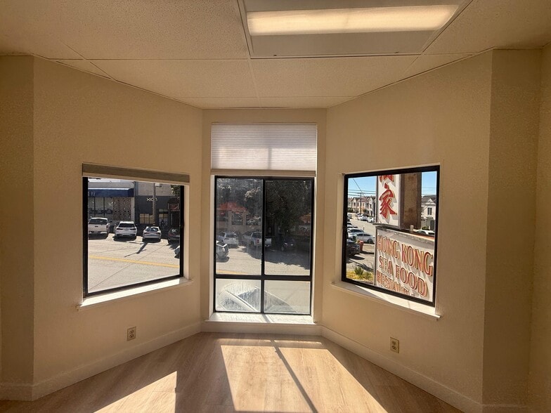 More Photos Of 2578 Noriega St, San Francisco Storefront Retail Office For Lease