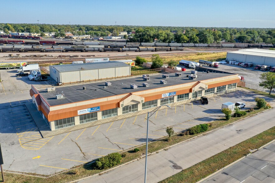 More Photos Of 5945 Cornhusker Hwy, Lincoln Flex For Lease