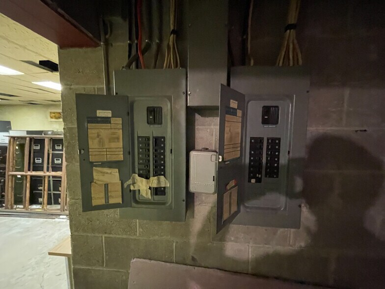 More Photos Of 1126 6th Ave, Beaver Falls Office For Lease