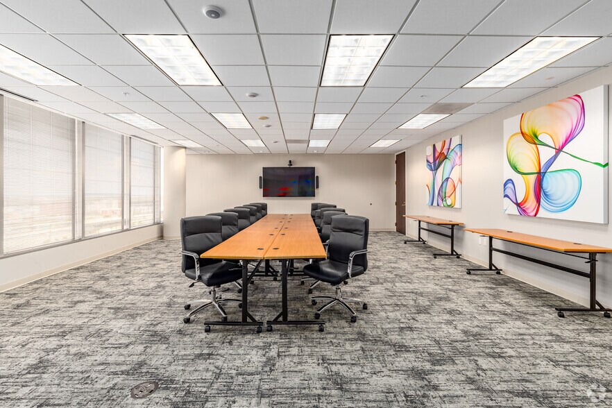 More Photos Of 111 N Orange Ave, Orlando Office For Lease