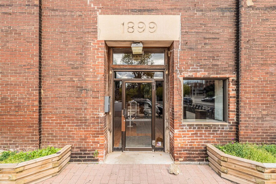 More Photos Of 4035 Rue Saint-Ambroise, Montréal Loft Creative Space For Lease