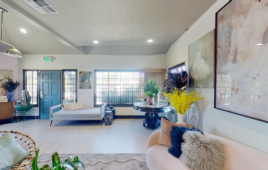 More Photos Of 10616-10622 Katella Ave, Anaheim Loft Creative Space For Sale