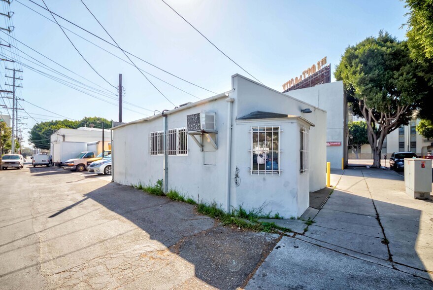 More Photos Of 8881-8883 W Pico Blvd, Los Angeles Storefront Retail Office For Sale
