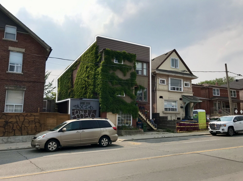 Primary Photo Of 562 Dufferin St, Toronto Multifamily For Sale