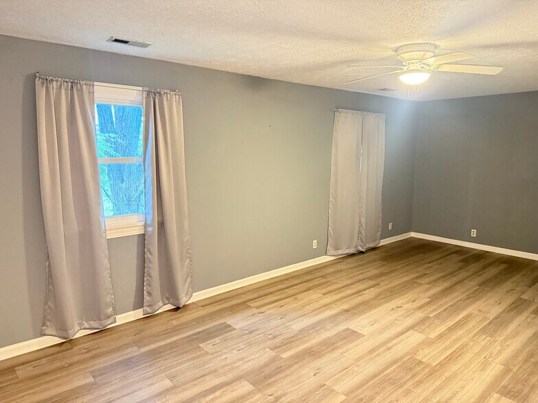 More Photos Of 285 S Chestnut St, Monrovia Apartments For Sale