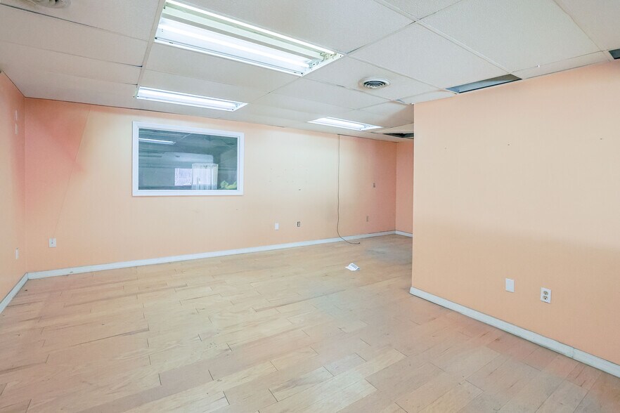 More Photos Of 97 N Clinton St, Poughkeepsie Light Manufacturing For Sale