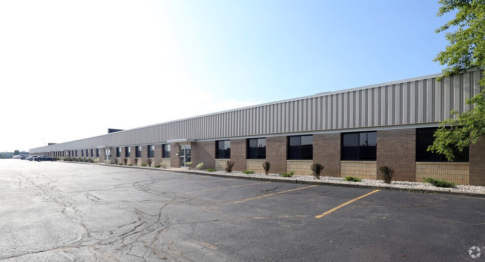 More Photos Of 3695 N 126th St, Brookfield Flex For Lease