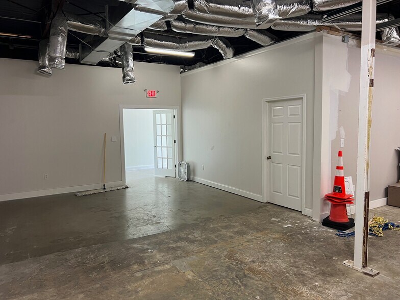 More Photos Of 1305 Arendell, Morehead City Storefront Retail Office For Lease