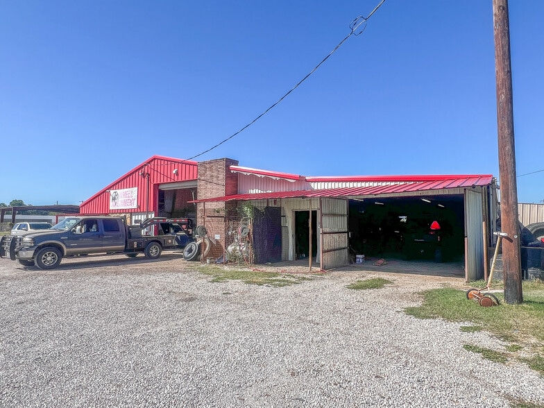 More Photos Of 1106 W Main St, Olney Auto Repair For Sale