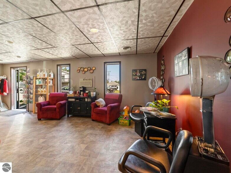 More Photos Of 180 S Benzie Blvd, Beulah Storefront Retail Office For Sale