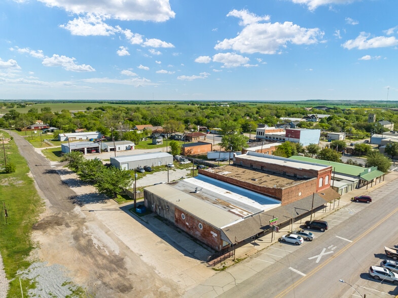 More Photos Of 140 W Main St, Itasca Restaurant For Lease