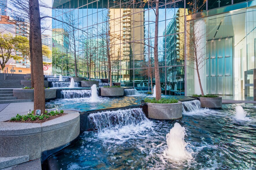 More Photos Of 1445 Ross Ave, Dallas Office For Sale