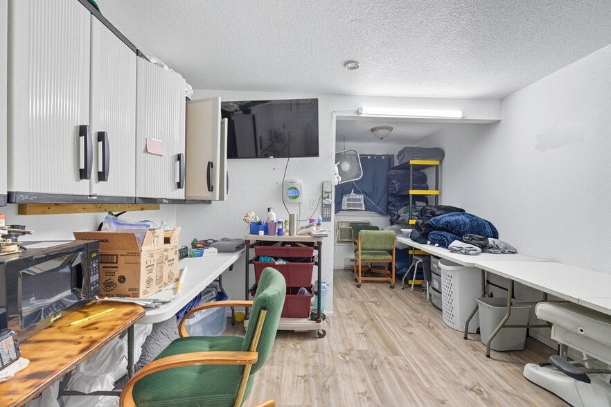 More Photos Of 615 S Main St, Colfax Hotel For Sale